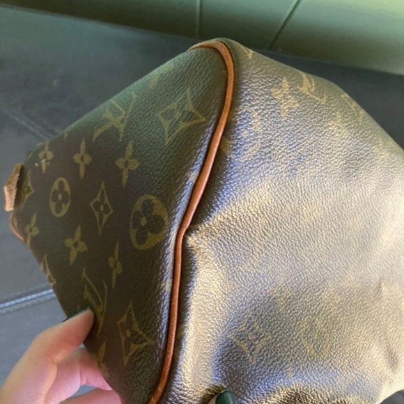 Authentic Louis Vuitton Speedy 25 - Picture 9 of 13